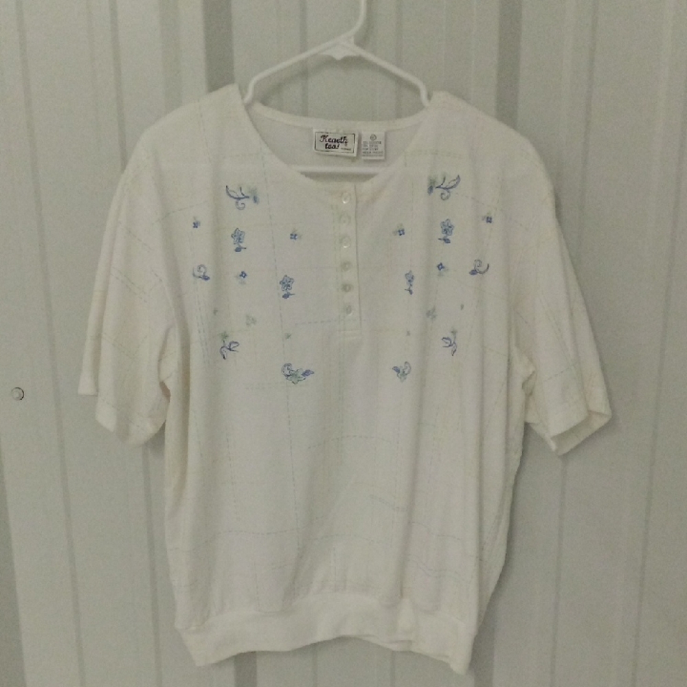 Keneth Too Woman White And Blue Floral Print Short Sleeve Shirt